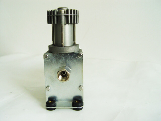 Ασημένιος 120psi 12V αεροσυμπιεστής YURUI 6273R για τους αερόσακους, δεξαμενή 0,5 γαλονιών